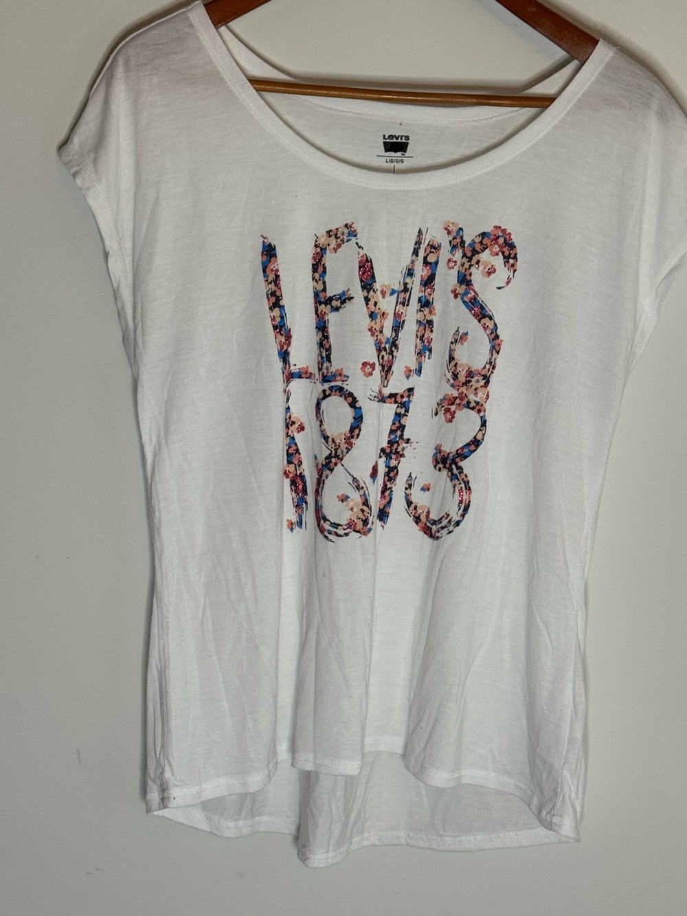Levis White Floral Script Logo T-Shirt Womens Large Short Sleeve Scoop Neck Tee